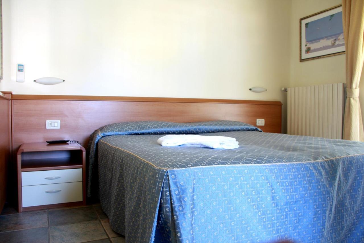 Hotel Angela 法诺 外观 照片
